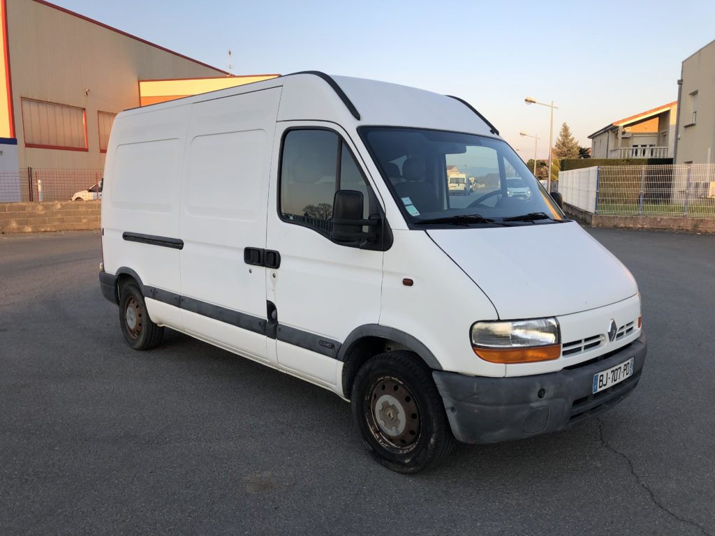 RENAULT Master II Phase 2 L2H2 DIESEL 2.2 L DCi 16V Fourgon 90 CV 156000  KMS 5 PLACES REPRISE - Utilitaires