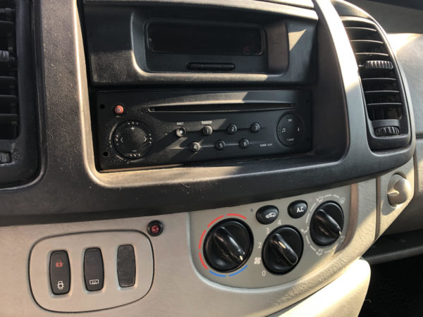 Renault Trafic L1H1 dci 100 pack clim – Image 11