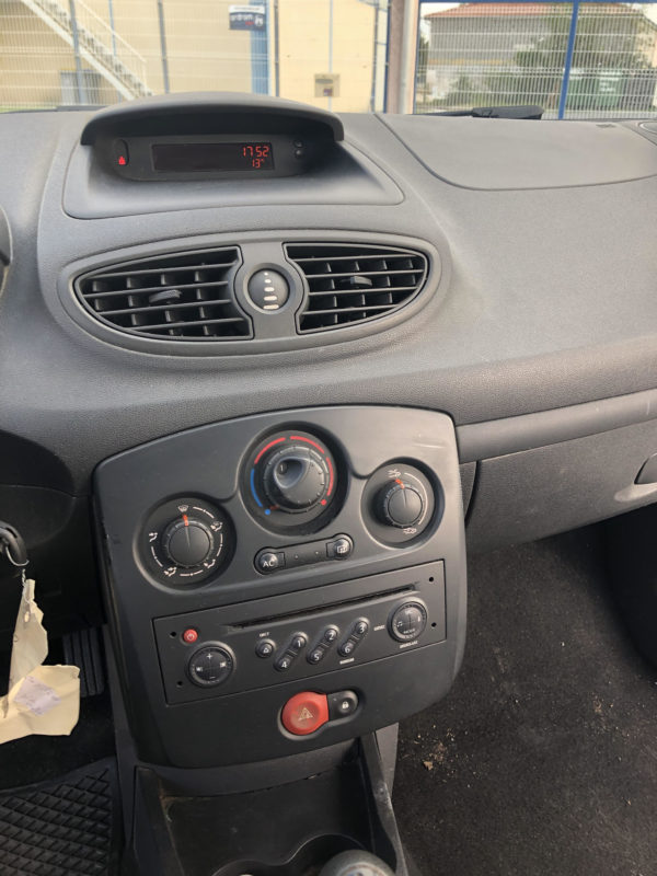 Renault Clio III 1.5dci deriv vp – Image 11