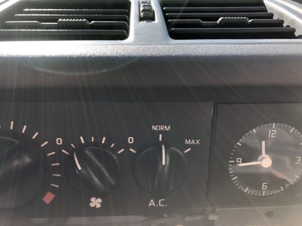 Renault Clio 1.4 i boite automatique – Image 13