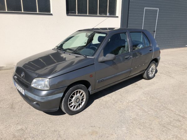 Renault Clio 1.4 i boite automatique – Image 2