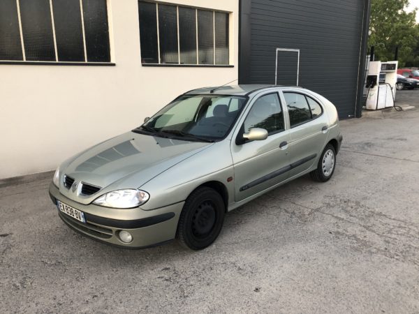 Renault Megane 1.9D RXE – Image 2