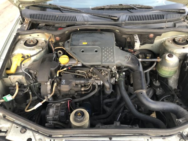 Renault Megane 1.9D RXE – Image 12