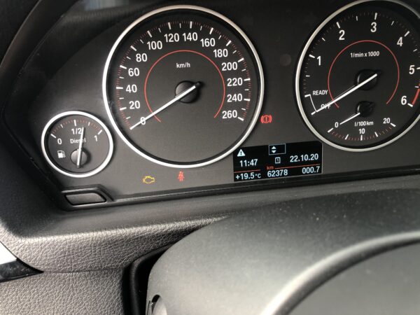 BMW 320d F30 – Image 10
