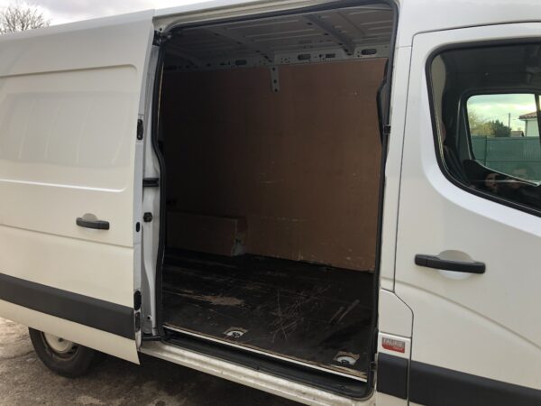 RENAULT MASTER Dci 135cv L2H2 – Image 6