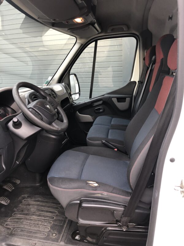 RENAULT MASTER Dci 135cv L2H2 – Image 9