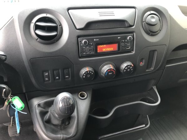 RENAULT MASTER Dci 135cv L2H2 – Image 11