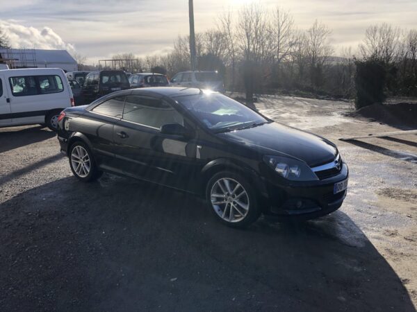 Opel Astra Twintop 1.9 CDTI 150 – Image 2