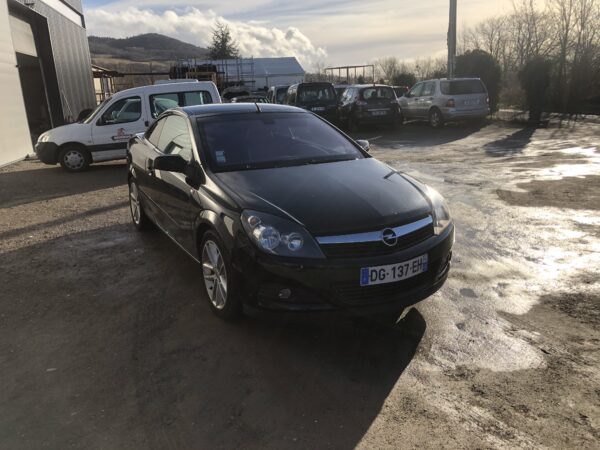 Opel Astra Twintop 1.9 CDTI 150 – Image 3