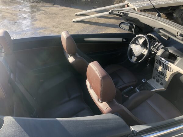 Opel Astra Twintop 1.9 CDTI 150 – Image 9
