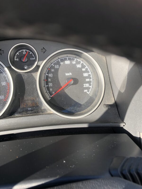 Opel Astra Twintop 1.9 CDTI 150 – Image 19