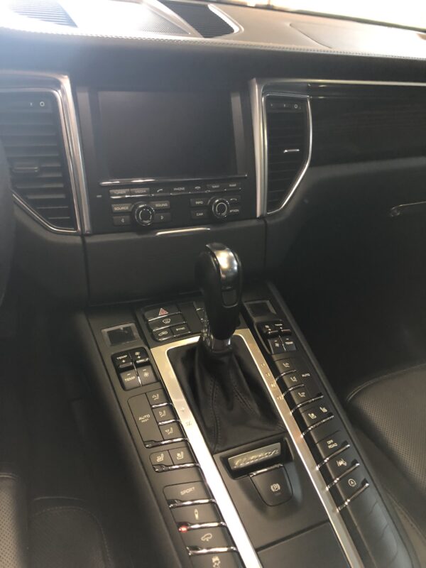 PORSCHE MACAN S – Image 9