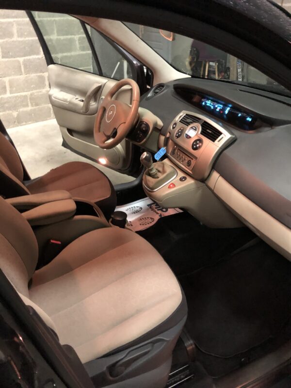 Renault Megane Scenic II 1.5Dci – Image 10