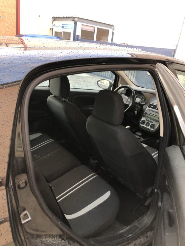 Fiat Punto 1.3 MJTD 75cv – Image 8