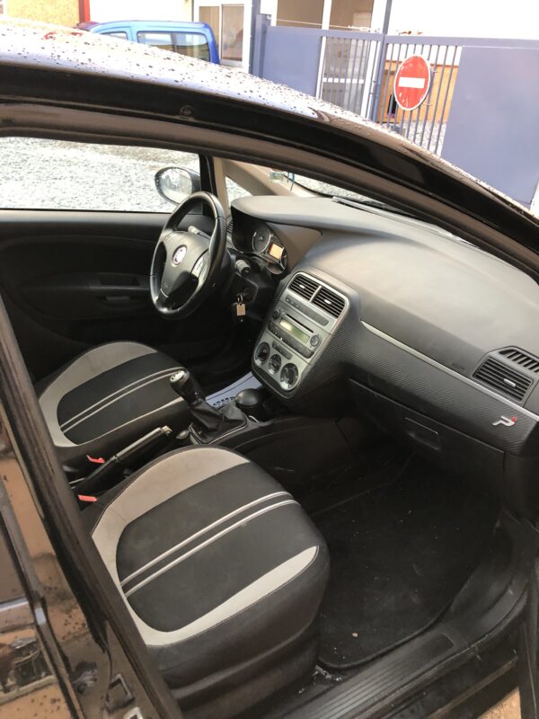 Fiat Punto 1.3 MJTD 75cv – Image 9