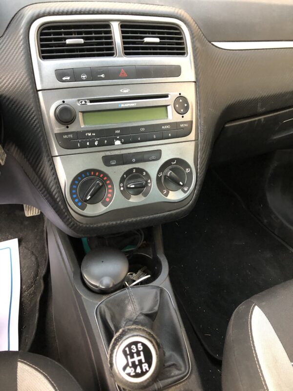 Fiat Punto 1.3 MJTD 75cv – Image 11
