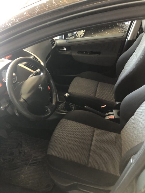 Peugeot 207 1.4 HDI 75cv – Image 8