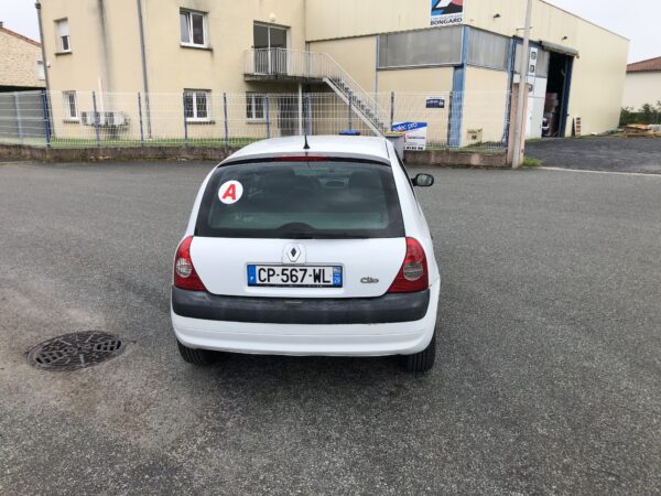 Renault Clio 1.5 dci Expression – Image 6