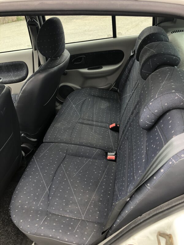 Renault Clio 1.5 dci Expression – Image 10