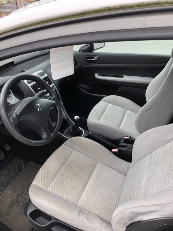 Peugeot 307 2.0 Hdi XR Presence – Image 8