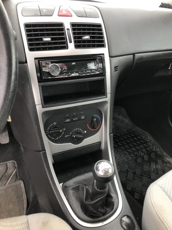 Peugeot 307 2.0 Hdi XR Presence – Image 10