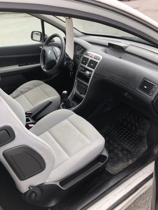 Peugeot 307 2.0 Hdi XR Presence – Image 11