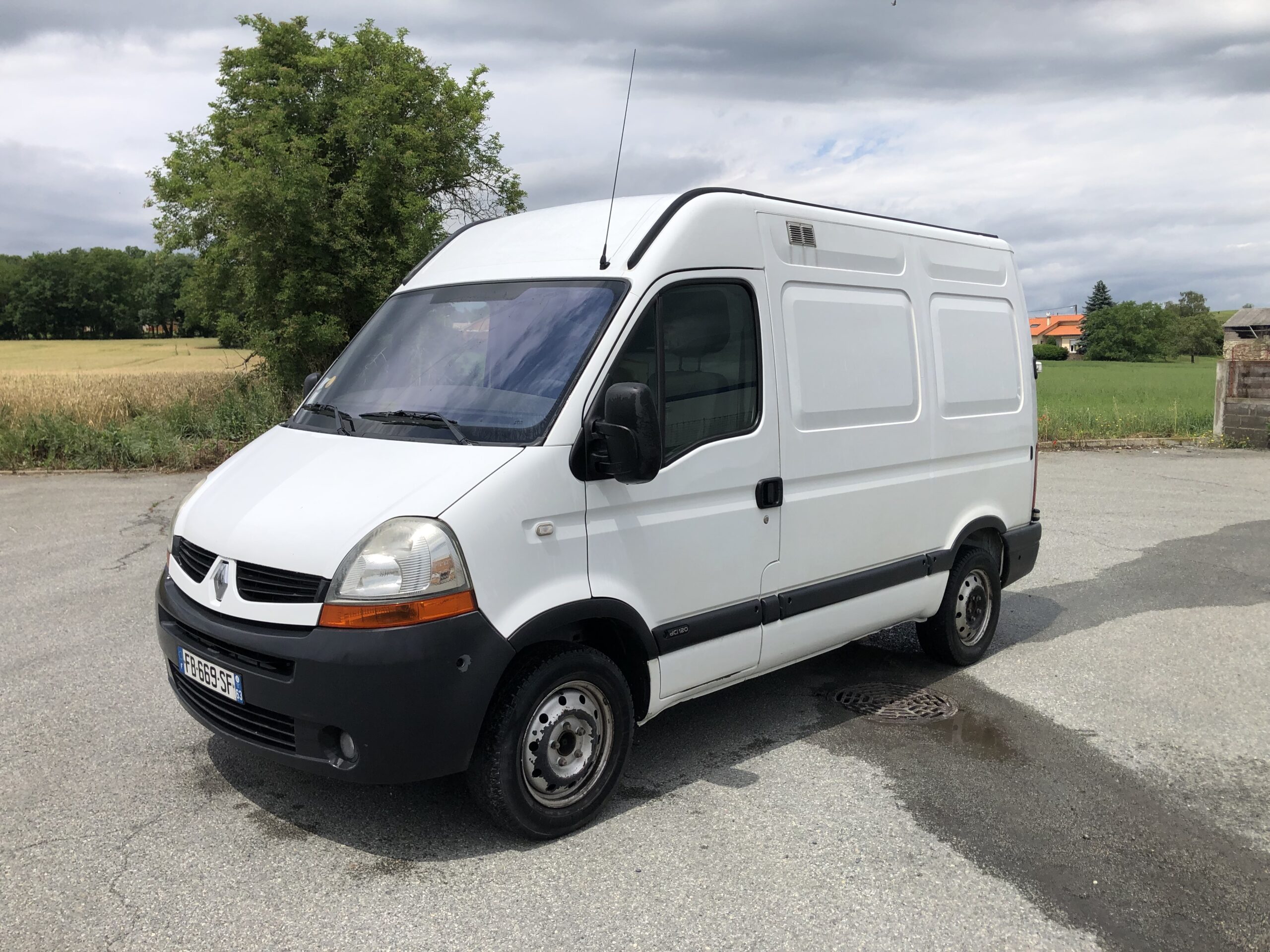 RENAULT Master II Phase 2 L2H2 DIESEL 2.2 L DCi 16V Fourgon 90 CV 156000  KMS 5 PLACES REPRISE - Utilitaires