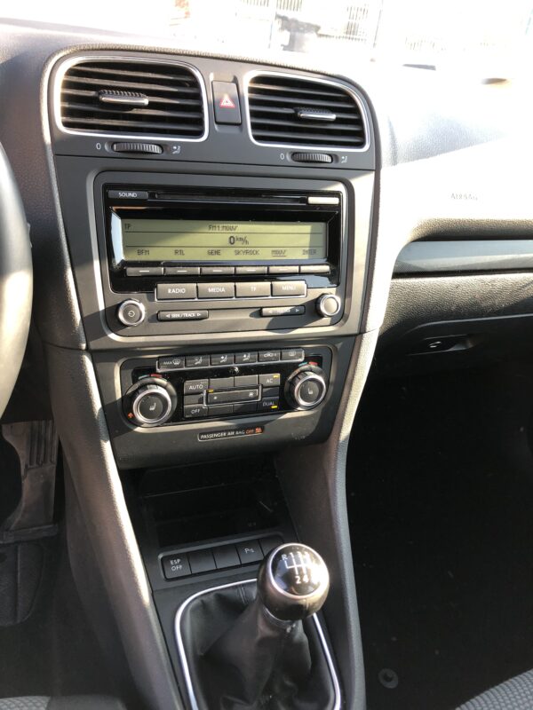 Volkswagen Golf VI 1.6 TDI 105 – Image 18