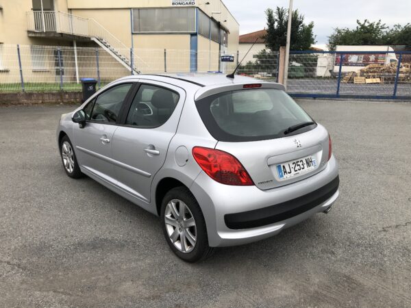 Peugeot 207 1.6 hdi 110cv – Image 8