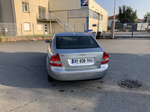 Volvo S40 2.0D 136cv – Image 10