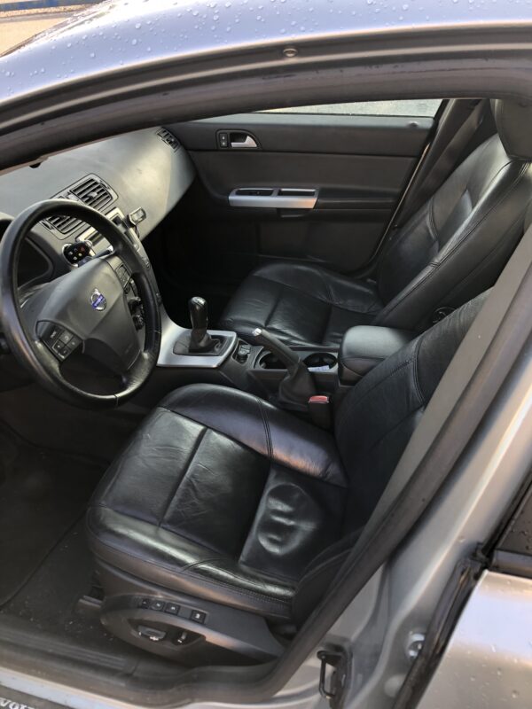 Volvo S40 2.0D 136cv – Image 12