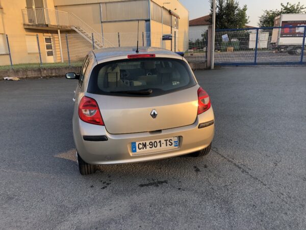 Renault Clio 1.5 Dci 85cv – Image 8
