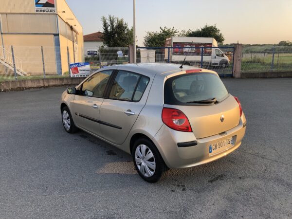 Renault Clio 1.5 Dci 85cv – Image 9