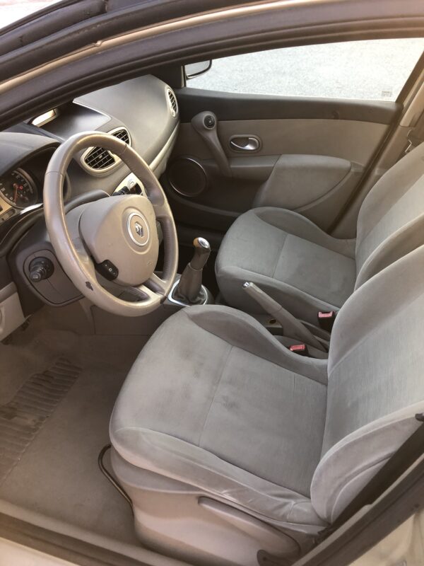 Renault Clio 1.5 Dci 85cv – Image 10