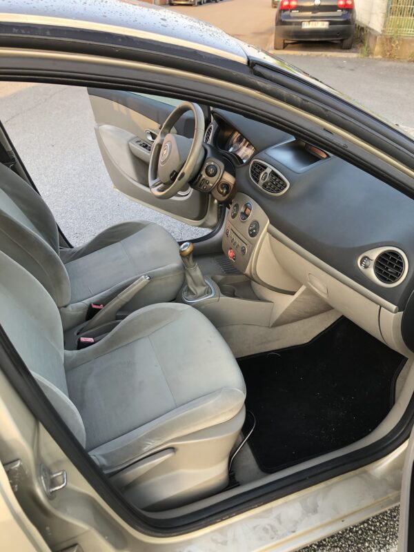 Renault Clio 1.5 Dci 85cv – Image 15