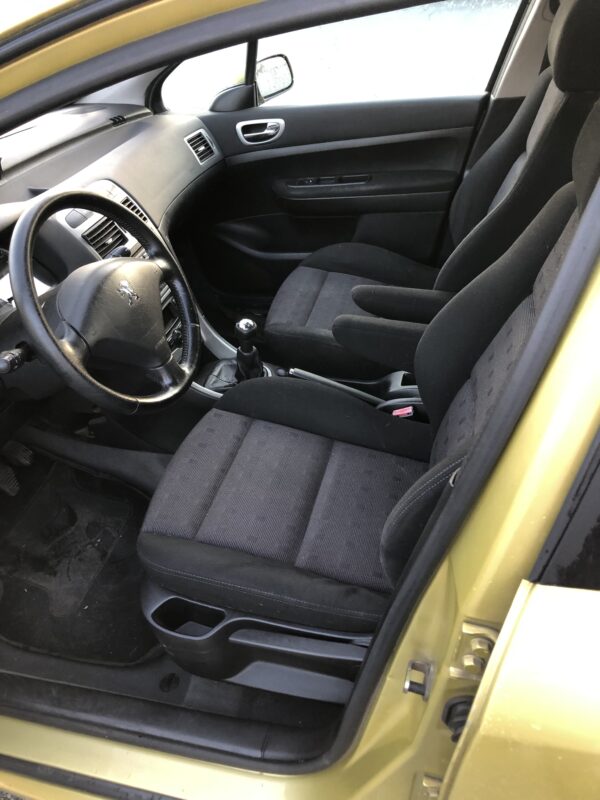Peugeot 307 SW 7 places – Image 10