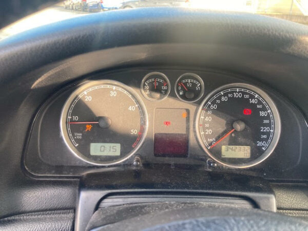 VOLKSWAGEN PASSAT 1.9 130 TDI CONFORT – Image 12