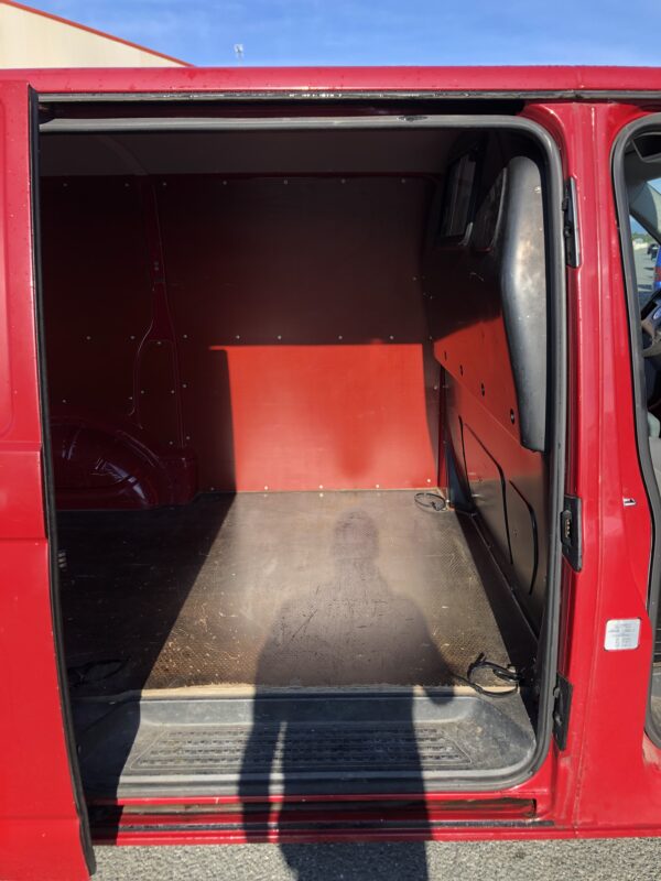 Volkswagen Transporteur T5 1.9 TDI – Image 12