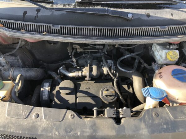 Volkswagen Transporteur T5 1.9 TDI – Image 13