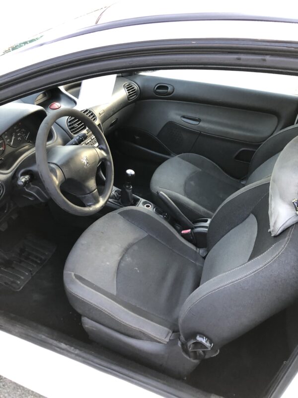 PEUGEOT 206 1.4 HDI 70ch – Image 9
