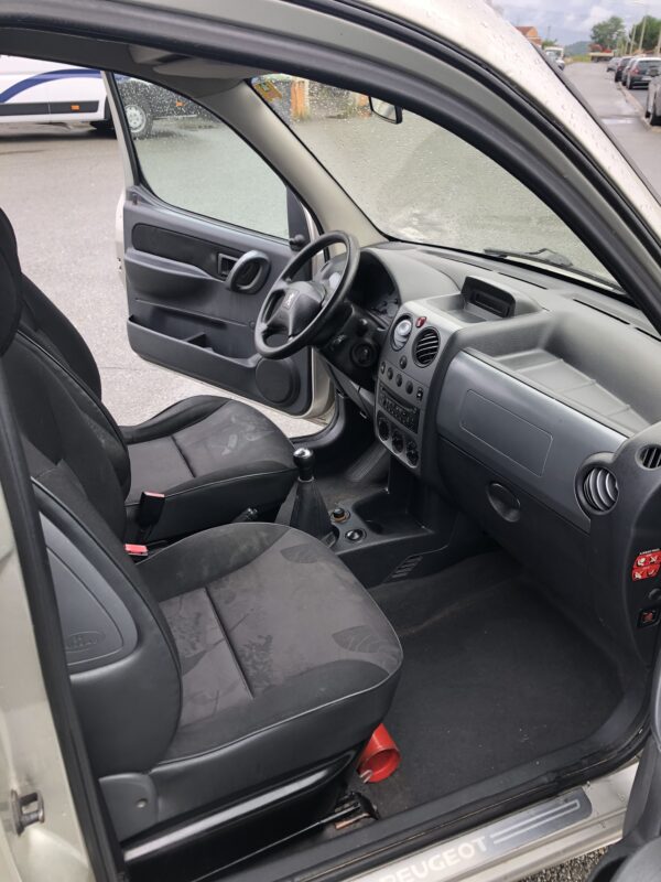 PEUGEOT PARTNER 1.6 HDI – Image 12