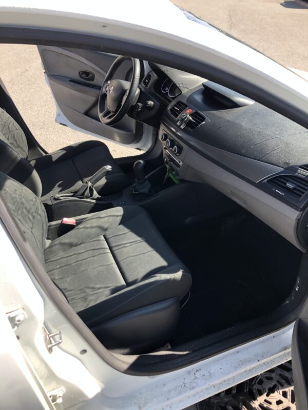 RENAULT MEGANE III 1.5 DCI 90ch – Image 12