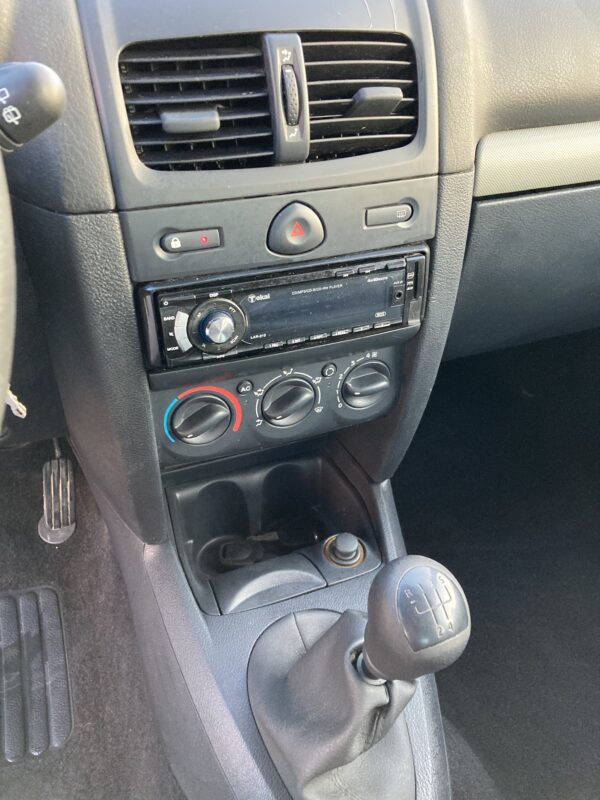 RENAULT CLIO 1.5DCI 65ch – Image 10