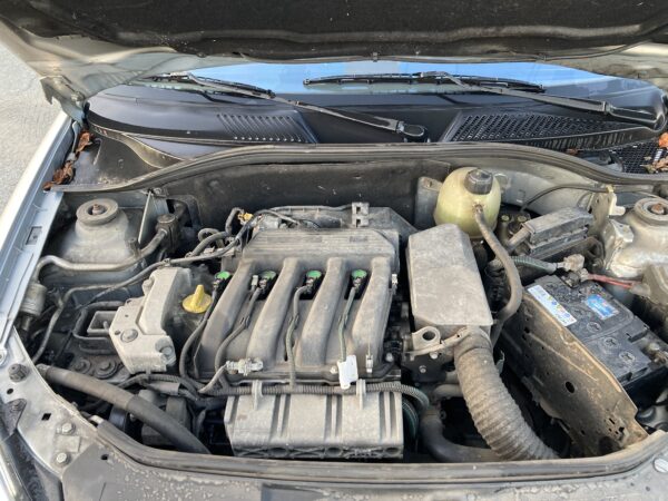 RENAULT CLIO 1.4 (ESSENCE) 98ch – Image 14