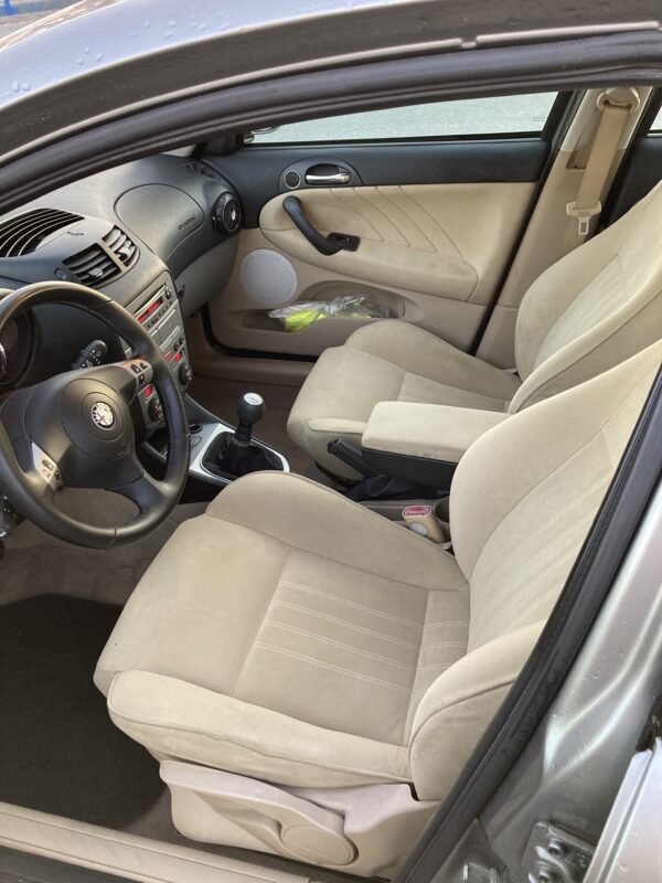 ALFA ROMEO 147 JTDM 1.9 120ch – Image 8