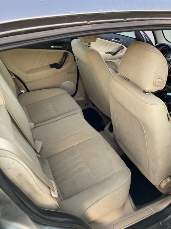 ALFA ROMEO 147 JTDM 1.9 120ch – Image 12