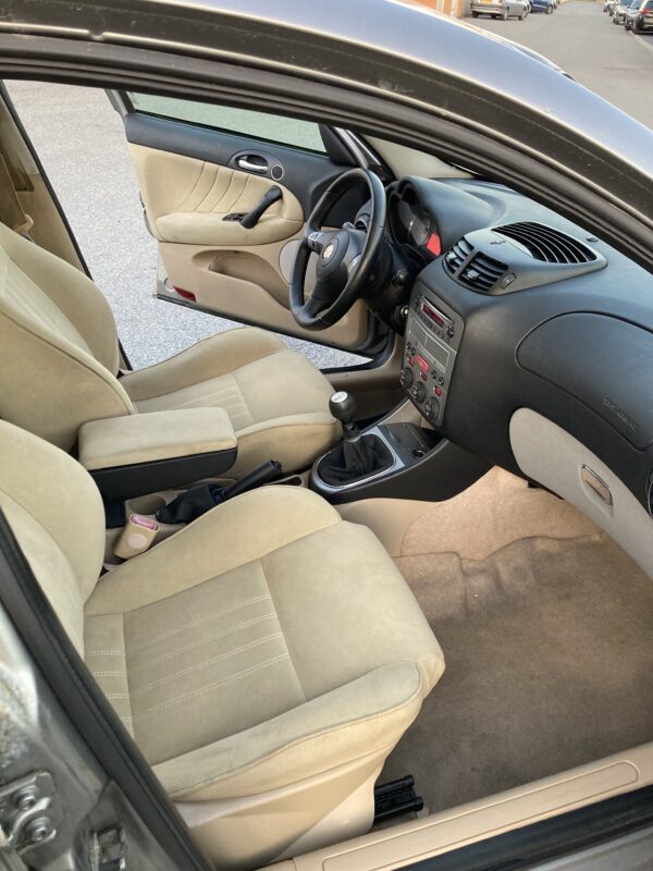 ALFA ROMEO 147 JTDM 1.9 120ch – Image 13