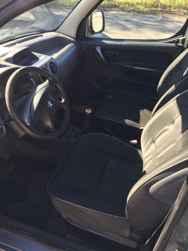 PEUGEOT PARTNER 1.6 HDI Presence 75ch – Image 8