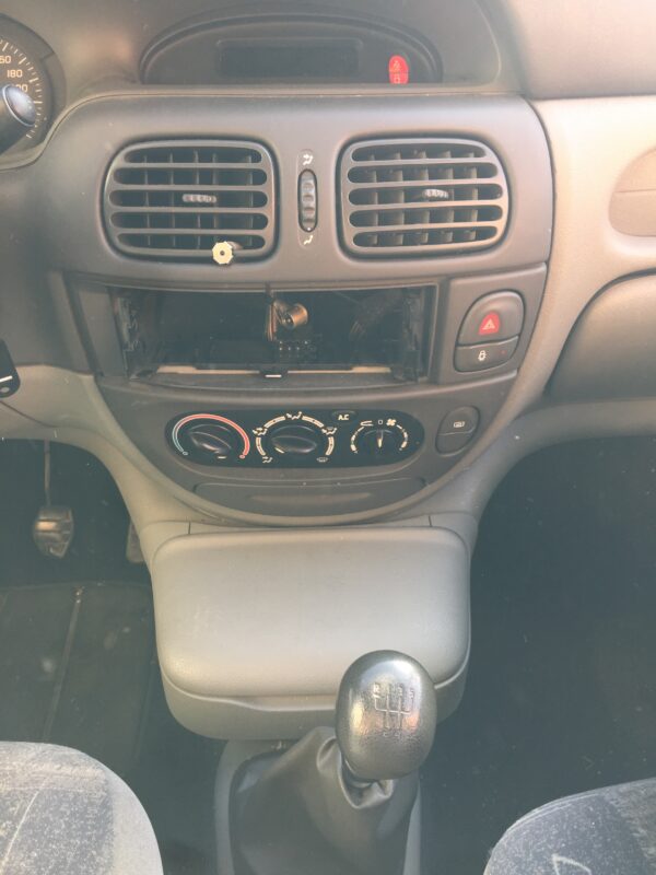 RENAULT SCENIC 1.9 DCI – Image 9