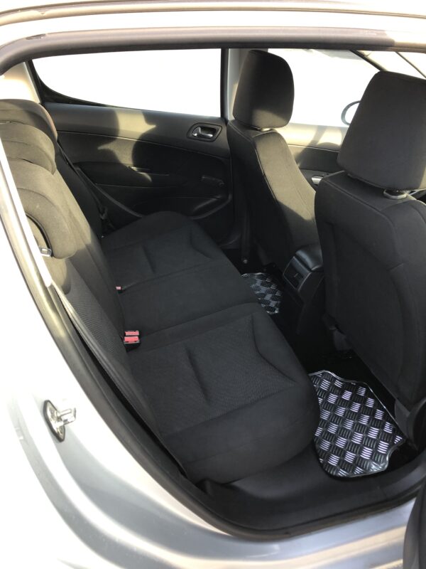 PEUGEOT 308 1.6HDI 90ch – Image 13
